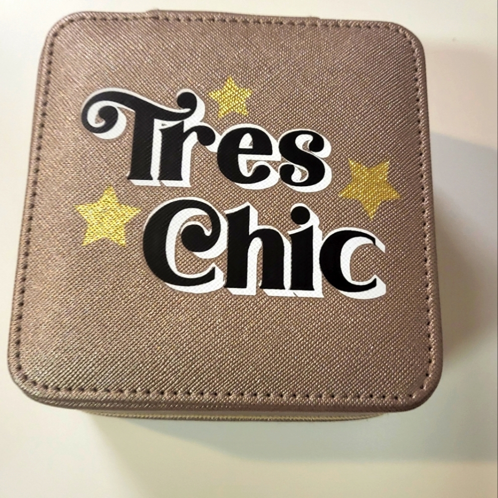 Tres Chic Vintage Travel Jewelry Case New